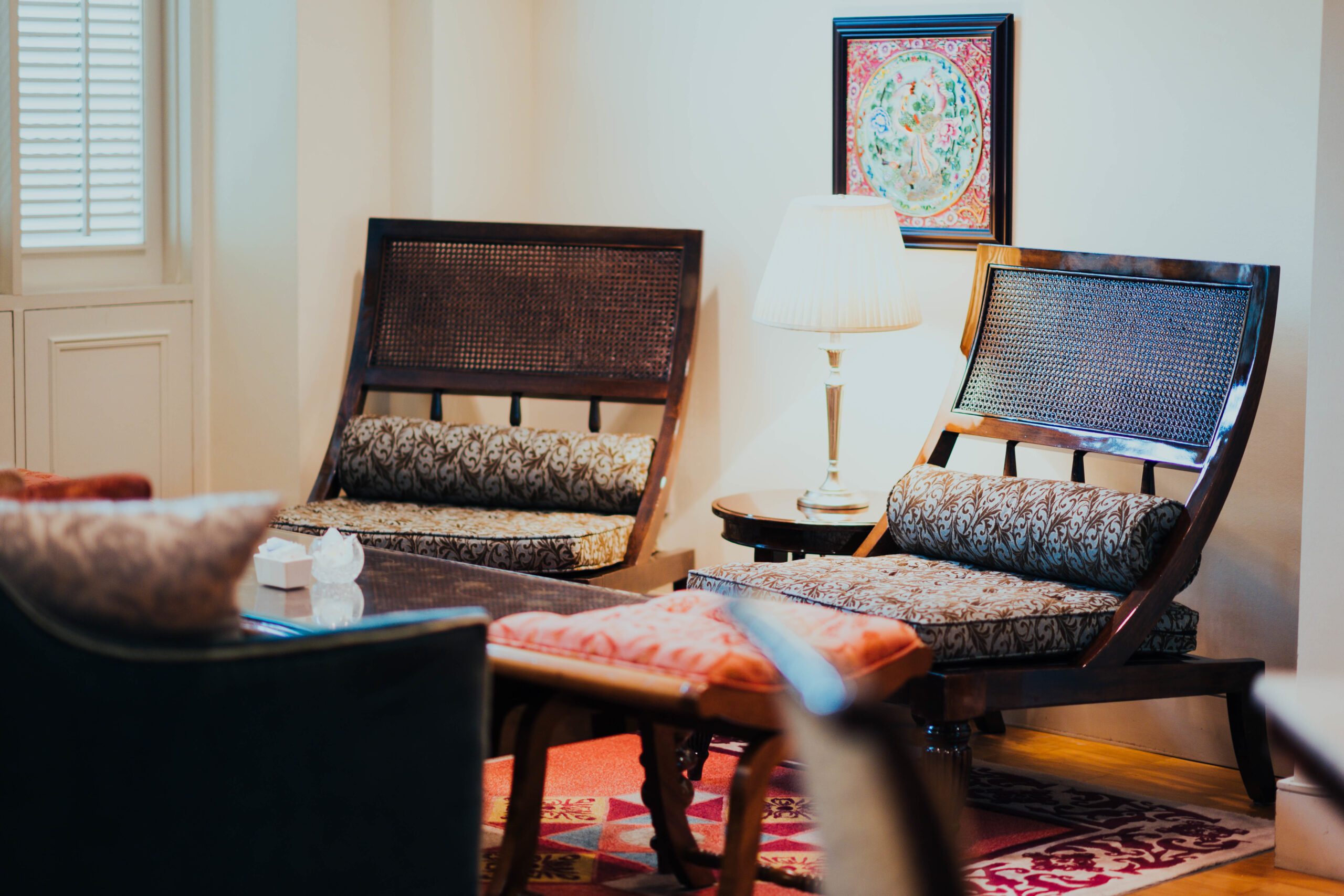 Furniture, table lamp, lamp and indoors | HD photo by chuttersnap